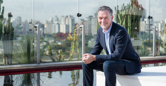 CEO da Netflix garante tarifa congelada no Brasil