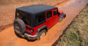 Jeep na pista offroad do evento (Crédito: Divulgação)