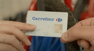 Banco Carrefour volta à mídia com clientes reais