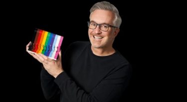 Lego celebra diversidade em kit com as cores do arco-íris