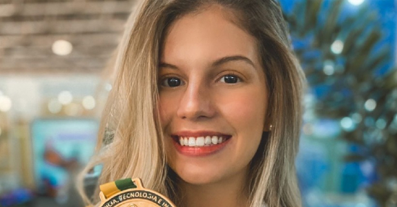 Verena Paccola Menezes é estudante de medicina 