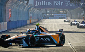 SAO PAULO, BRAZIL - MARCH 25: Jake Hughes, NEOM McLaren Formula E Team, NISSAN e-4ORCE 04 on track during the qualifying in 2023 Julius Baer São Paulo E-Prix at the Anhembi Sambadrome on March 25, 2023 in Sao Paulo, Brazil. (Photo by Aloisio Mauricio ATPImages/Getty Images)