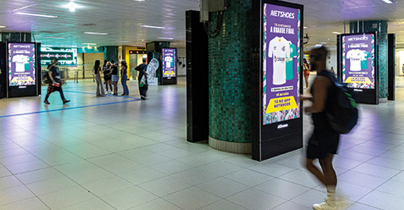 Com fluxo diário de 7,7 milhões de pessoas, o sistema do metrô de São Paulo foi integrado à compra programática