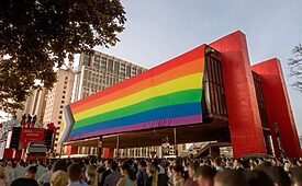 Masp vai hastear bandeira LGBT+ durante a Parada de São Paulo