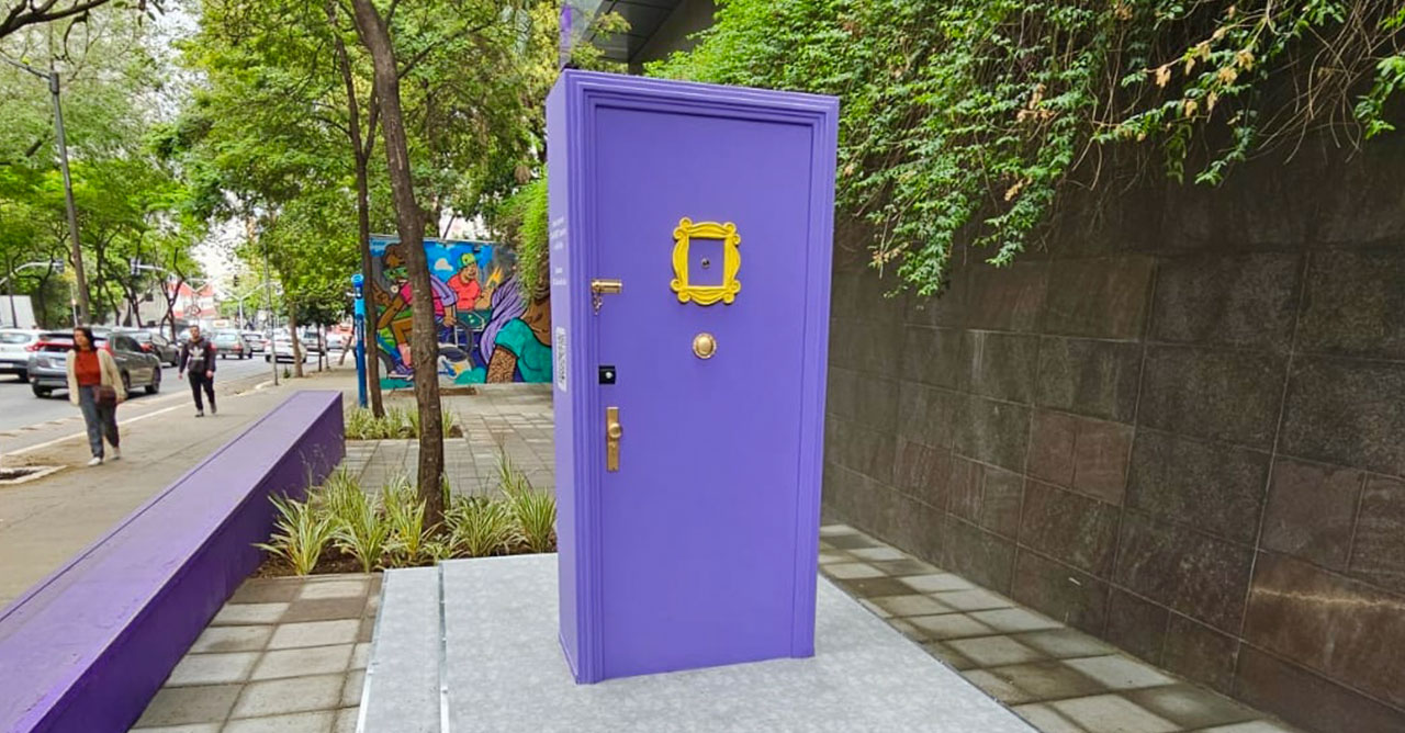 Nubank leva porta de Friends para ruas de São Paulo (Crédito: Divulgação)