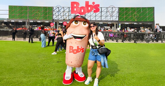 Durante o Rock in Rio, a XCOM conquistou para o Bob's ampla exposição em mídias de oportunidade diretamente voltadas às editorias de interesse da companhia, como entretenimento, cultura, Gen Z, agenda e serviço. 