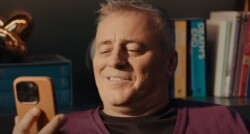 Matt LeBlanc estrela campanha do Nubank