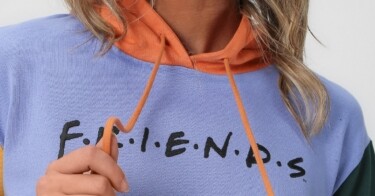 FanLab comemora 30 anos de Friends com coleção de roupas e objetos