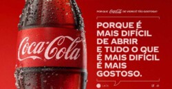 Coca-Cola celebra a versão do refrigerante na garrafa de vidro