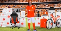 Shopee anuncia Ronaldinho Gaúcho como novo embaixador