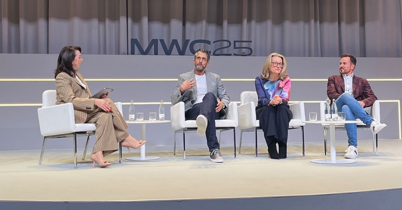 Lara Dewar (GSMA), Gil Rosen (amdocs), Stella Medlicott (Ericsson) e Don McGuire (Qualcomm)