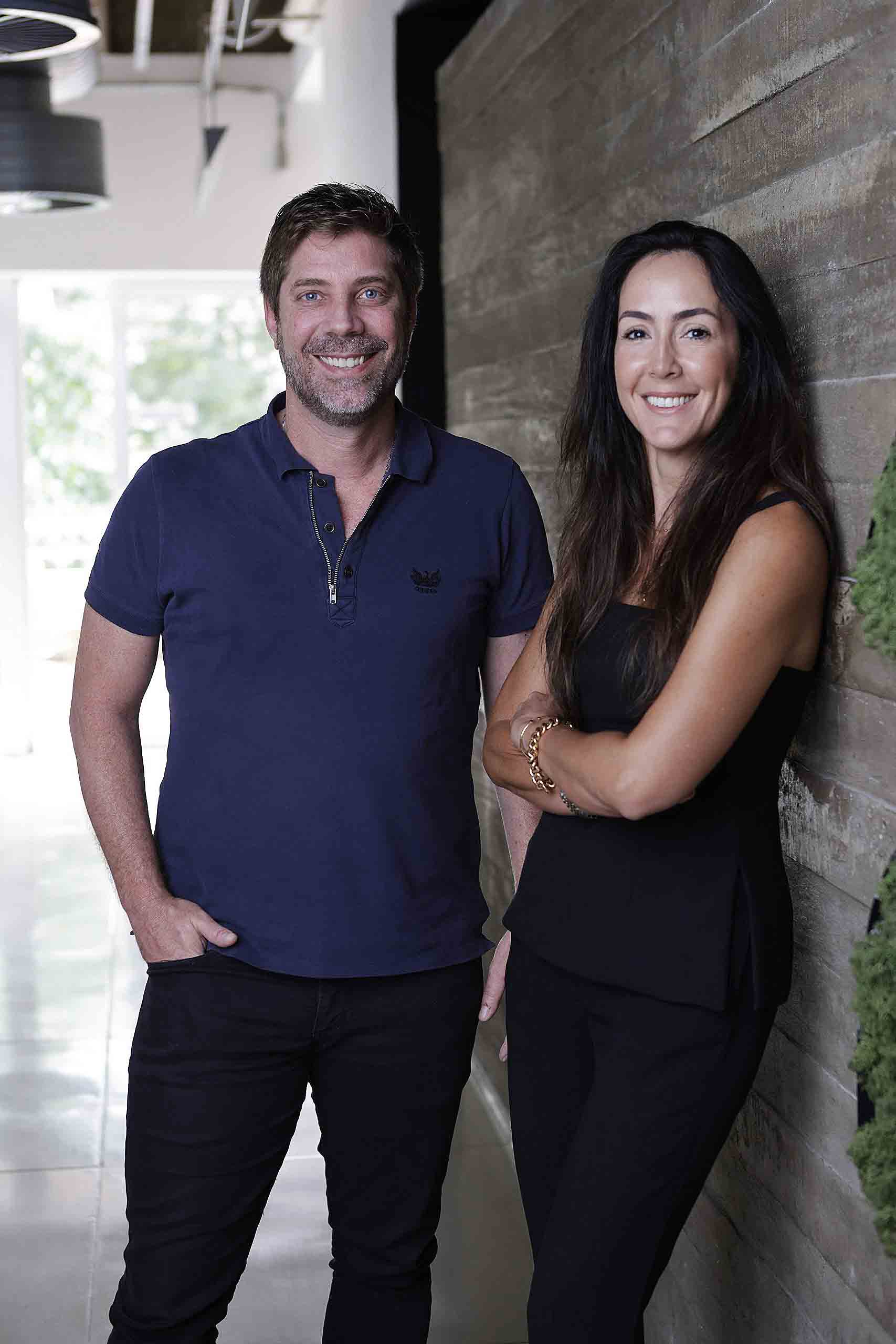 Renato Fischer e Karina Ribeiro, da VML